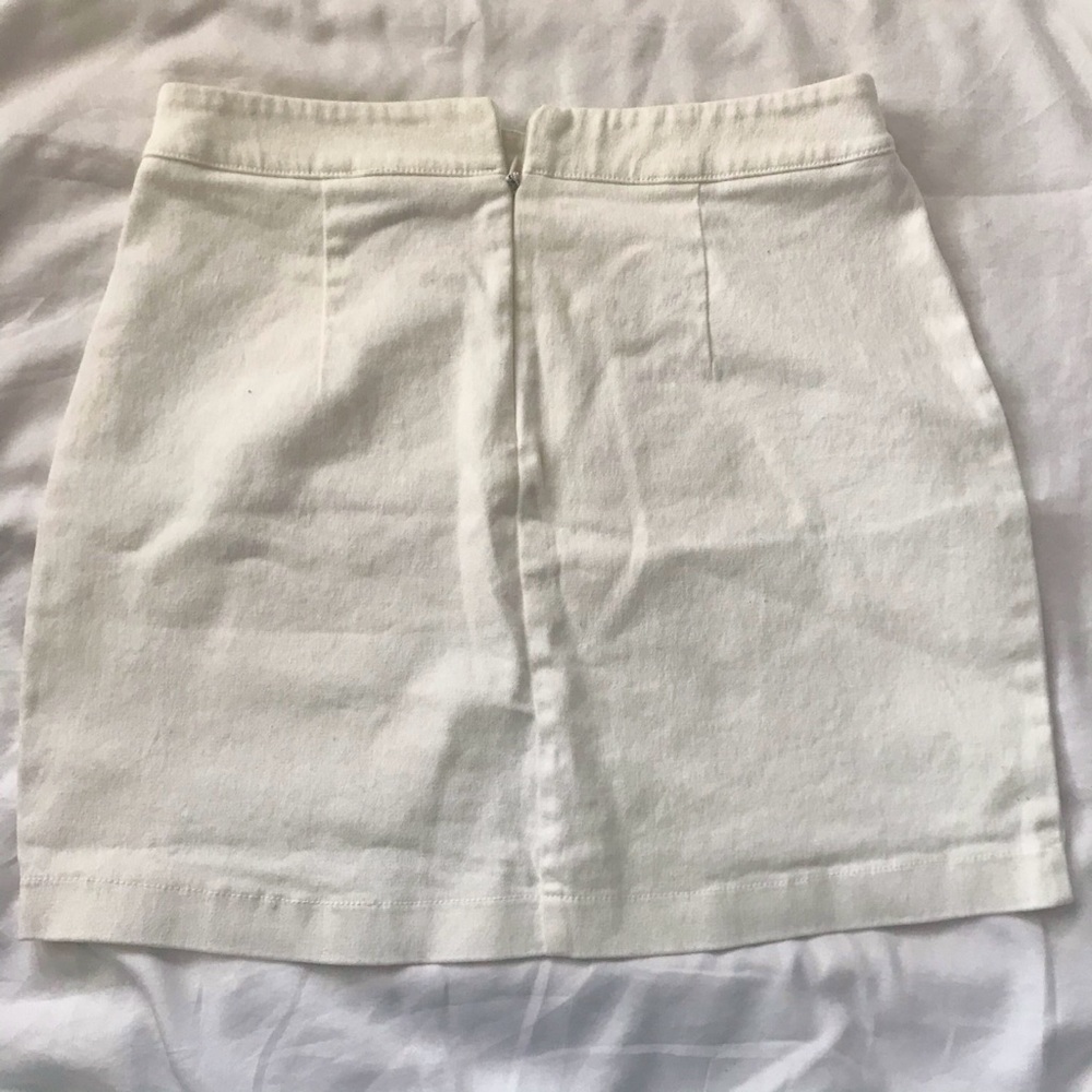 white skirt - Picture 3 of 4